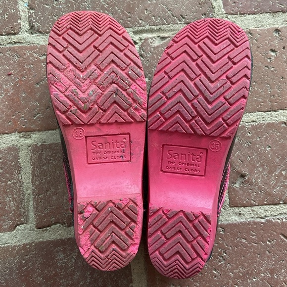 Sanita “Zenia” The Original Danish Patent Leather Clogs - Picture 10 of 15